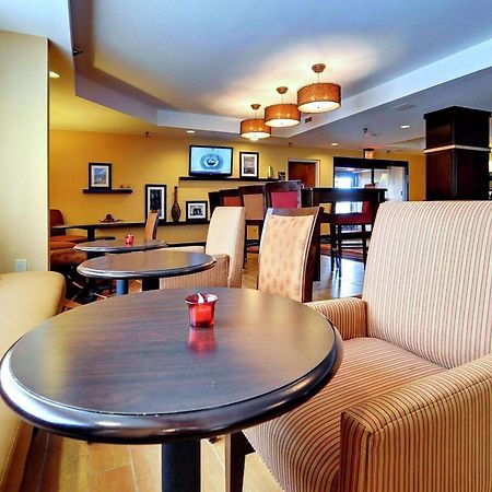 Hampton Inn Иден Экстерьер фото