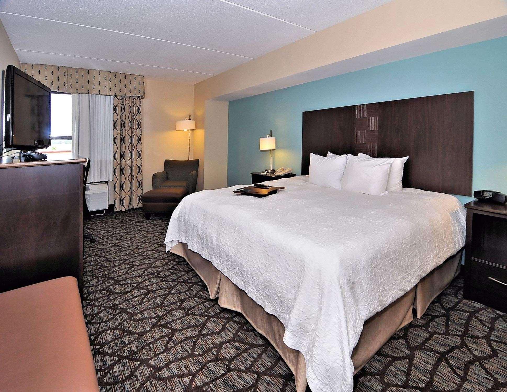 Hampton Inn Иден Экстерьер фото