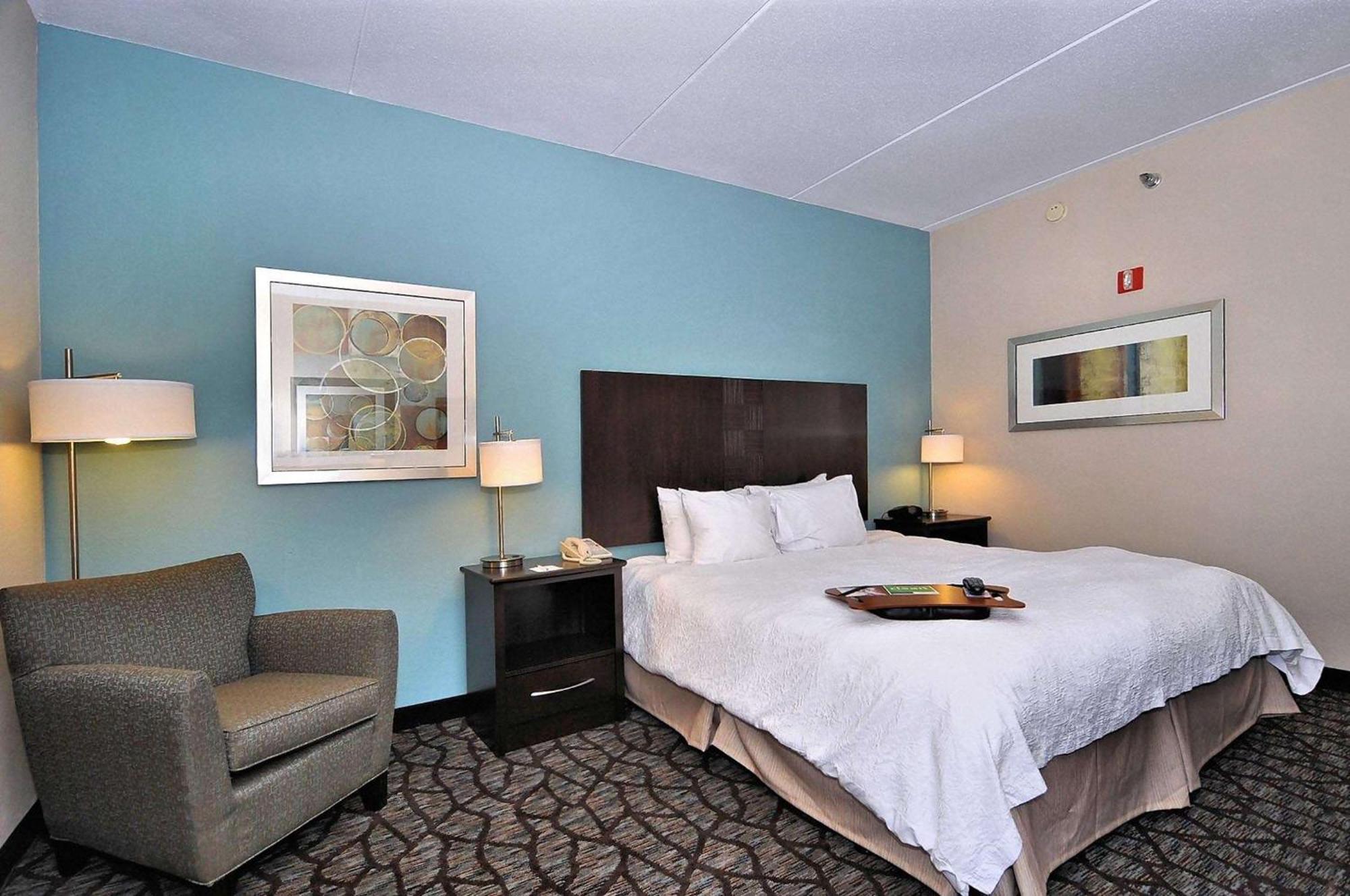 Hampton Inn Иден Экстерьер фото