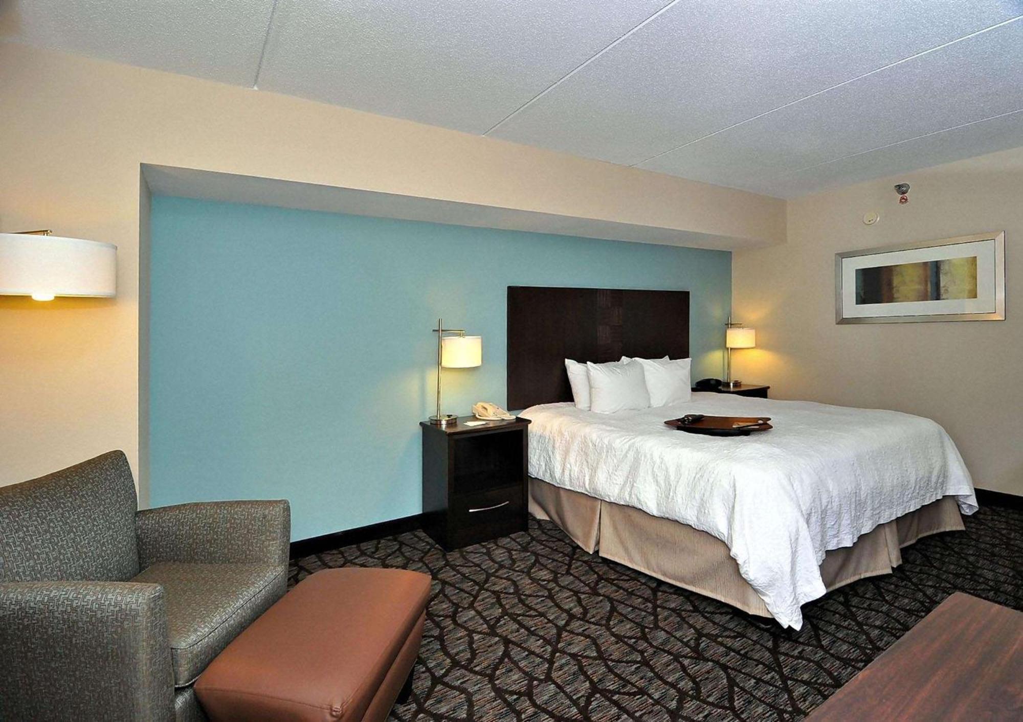 Hampton Inn Иден Экстерьер фото