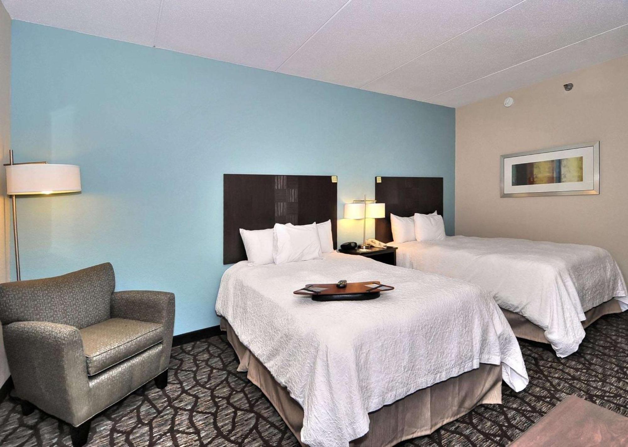 Hampton Inn Иден Экстерьер фото